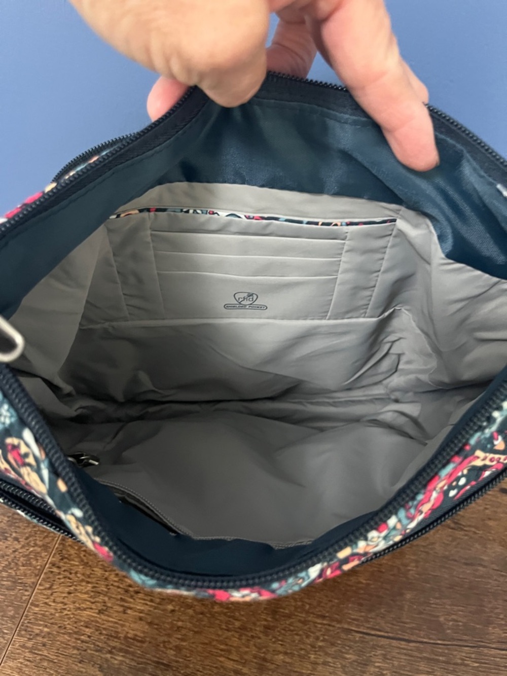 Travelon Anti-Theft Crossbody Bucket Bag - Picture 8 of 10